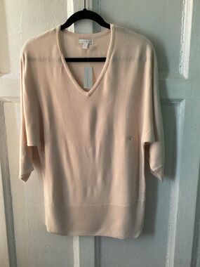 New York & Company Cream V-Neck Knit Top